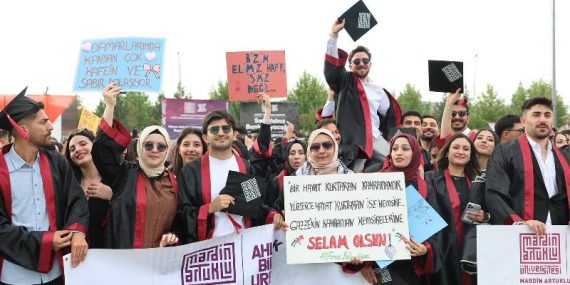 Mardin Artuklu Üniversitesi’nde yaklaşık 8 bin öğrenci mezun oldu
