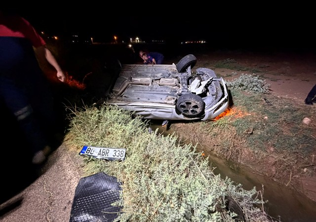 Mardin’de otomobil sulama kanalına devrildi: 3 Yaralı